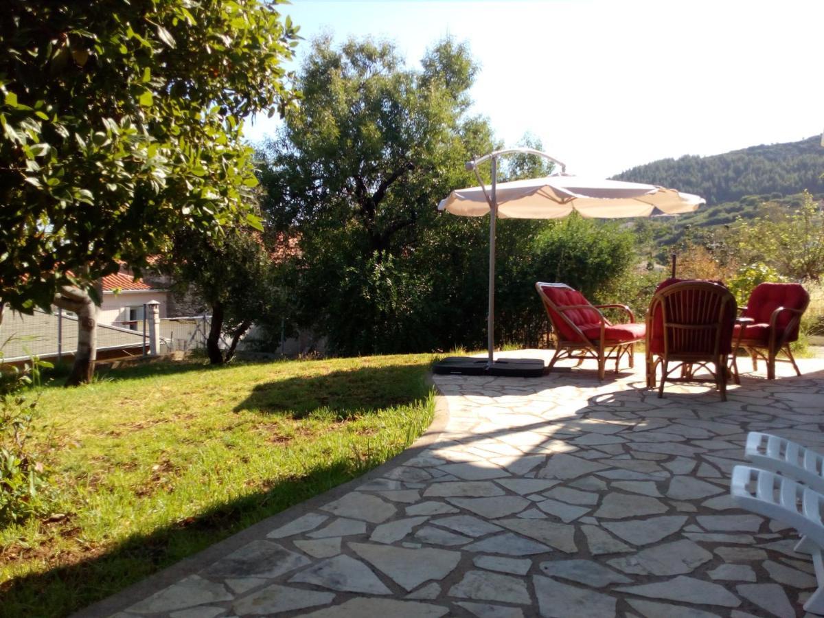 Villa Comfy House With Private Garden & View, Near Kyparissia Castle Exterior foto