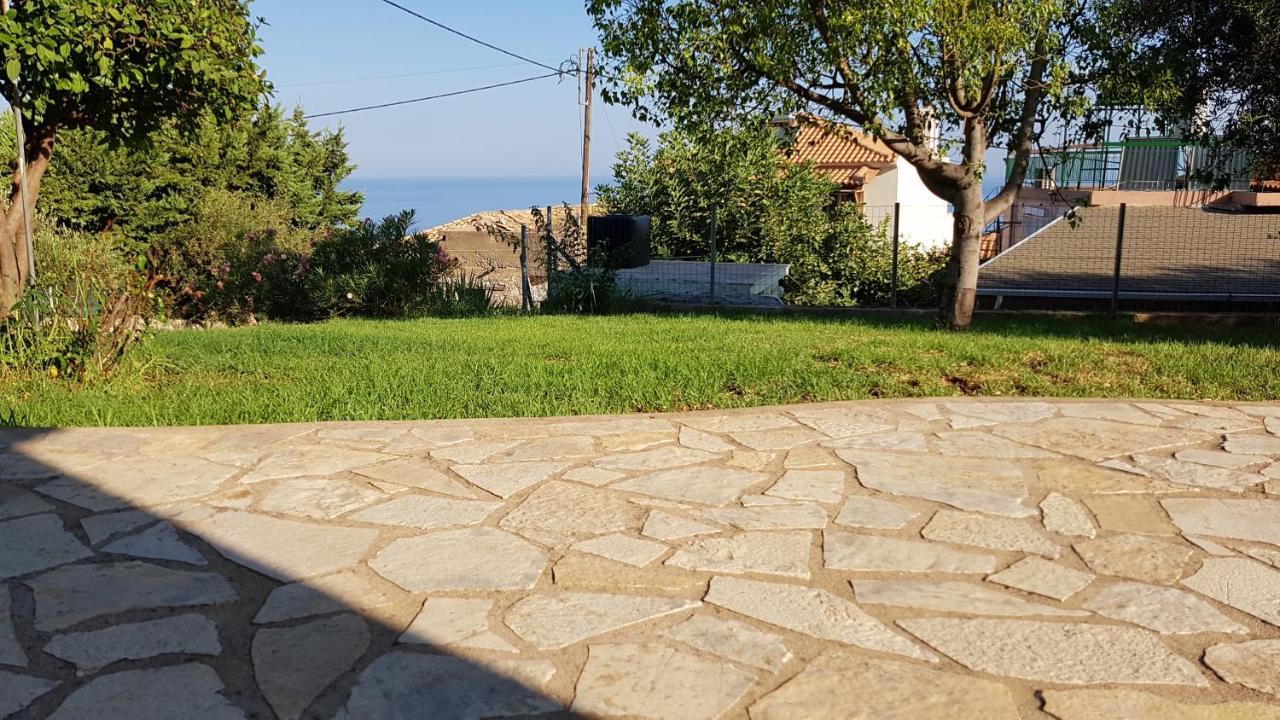 Villa Comfy House With Private Garden & View, Near Kyparissia Castle Exterior foto