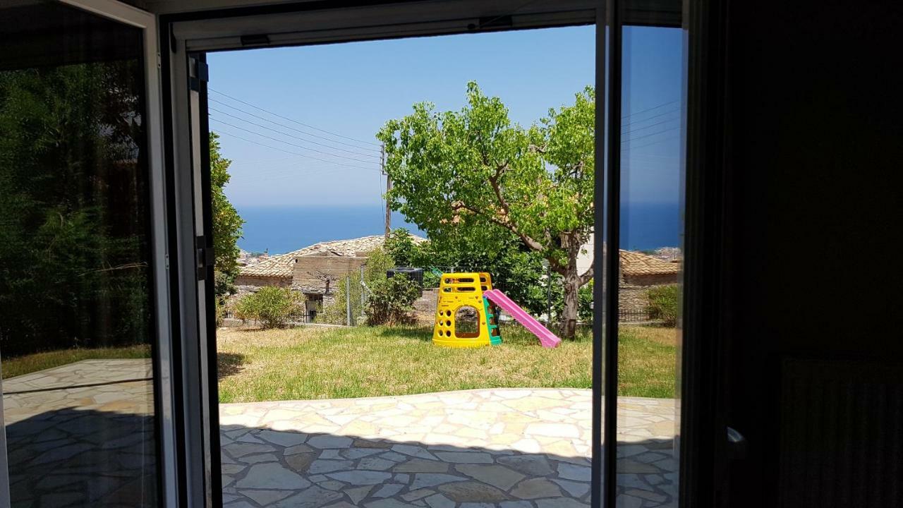 Villa Comfy House With Private Garden & View, Near Kyparissia Castle Exterior foto